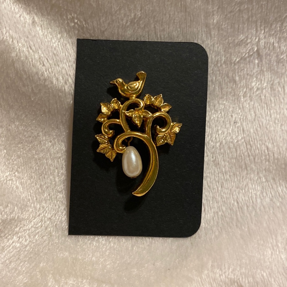 1990 Avon Partridge in a Pear Tree “The First Day of Christmas” Lapel Pin